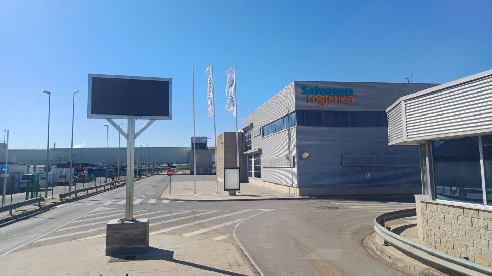 Post front image